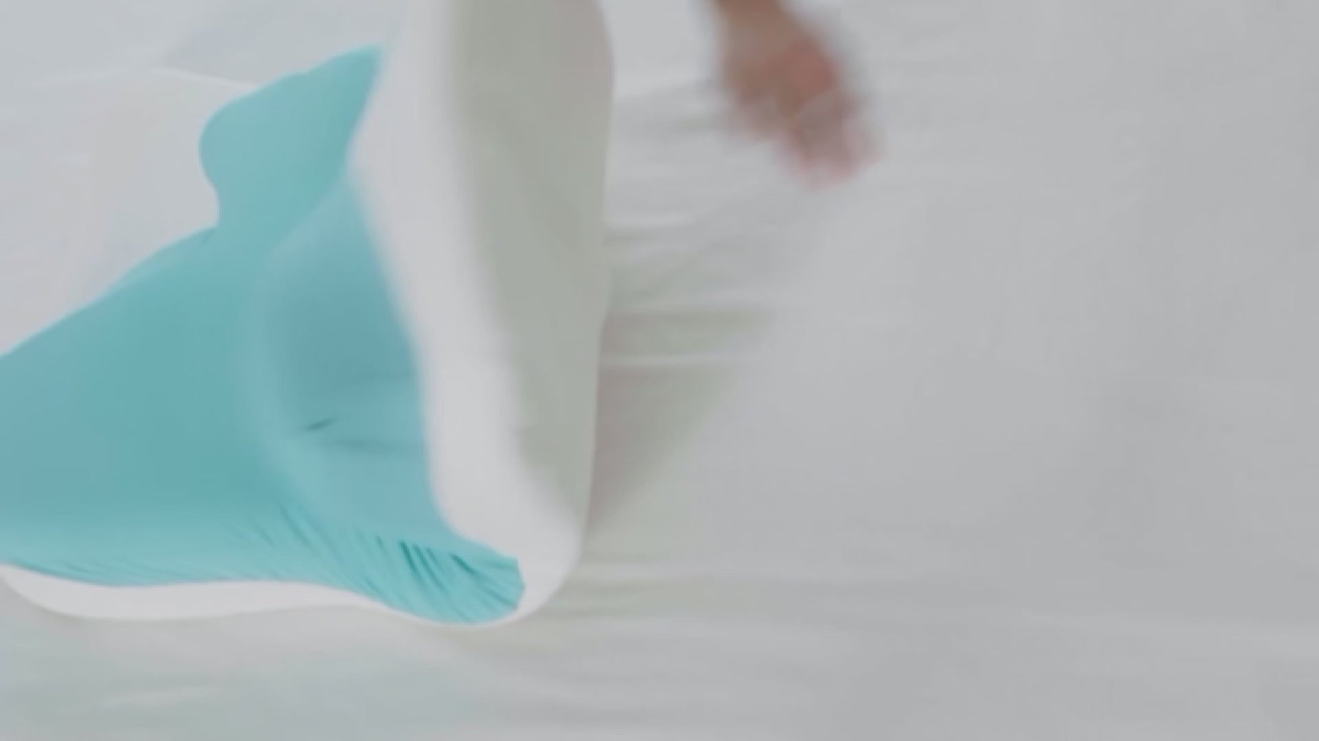 Video av Napure hodepute. Fungerer enten man sover på rygg, mage eller på siden. Vaskbart trekk