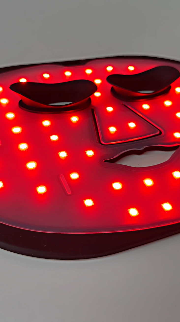 Unboxing av LED-maske med rødlys 630 vitenskapelig dokumentert effekt